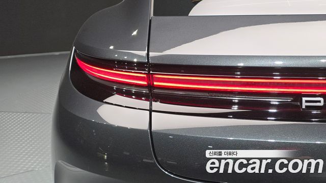 Porsche Panamera 2025 — photo 9