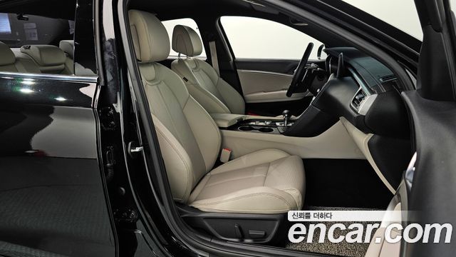 Genesis G70 2022 — photo 11