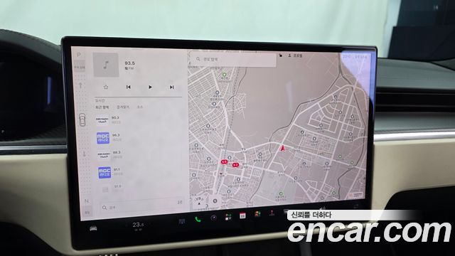 Tesla Model S 2023 — photo 19