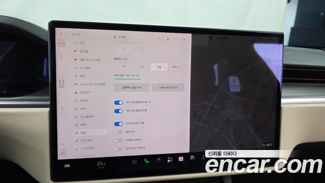 Tesla Model S 2023 — photo 21