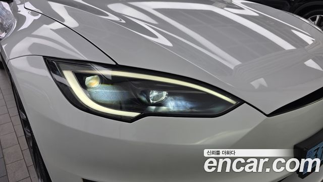 Tesla Model S 2023 — photo 8