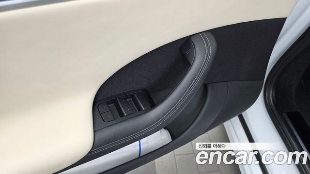 Tesla Model S 2023 — photo 27