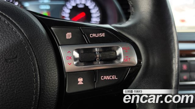 Kia K7 2017 — photo 22