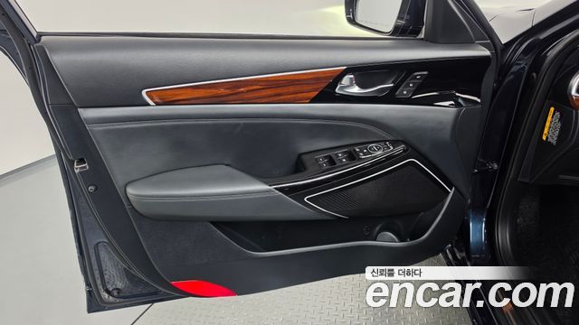 Kia K7 2017 — photo 14