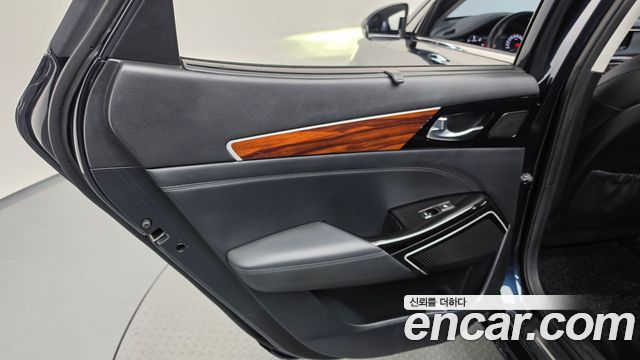 Kia K7 2017 — photo 15