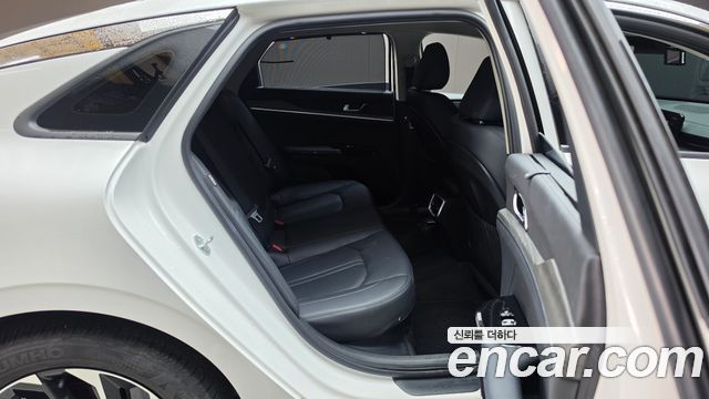 Kia K5 2024 — photo 17