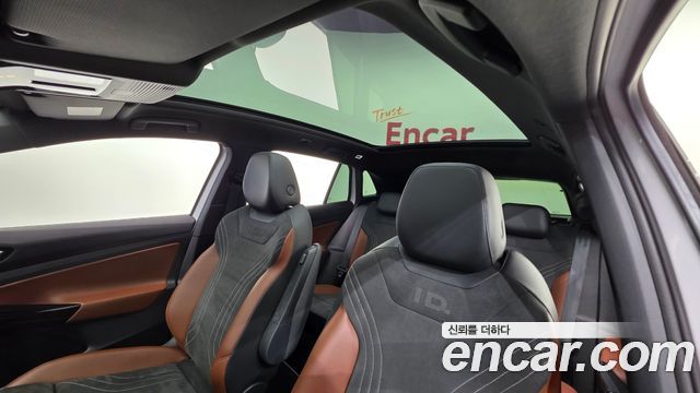 Volkswagen ID.4 2023 — photo 11