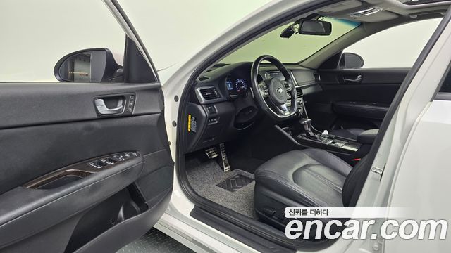 Kia K5 2018 — photo 13