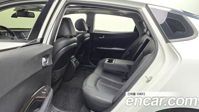 Kia K5 2018 — photo 17