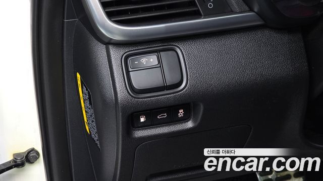 Kia K5 2018 — photo 19