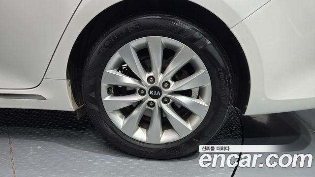 Kia K5 2018 — photo 7