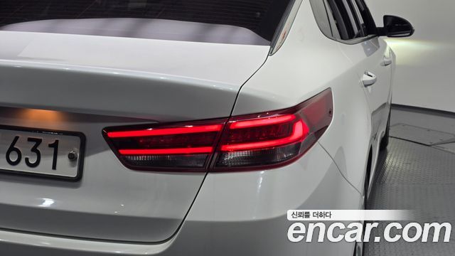 Kia K5 2018 — photo 9
