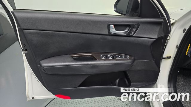 Kia K5 2018 — photo 14