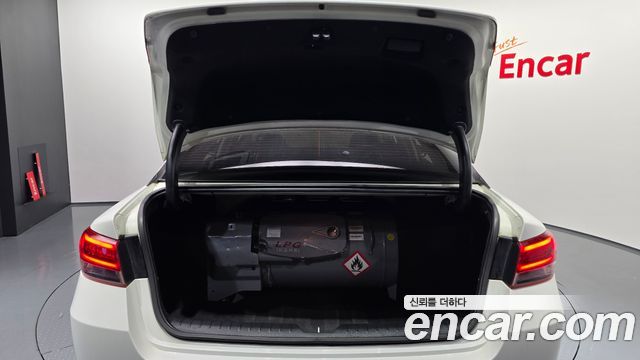 Kia K5 2018 — photo 31