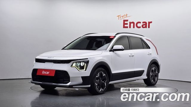 Kia Niro 2023 — photo 1
