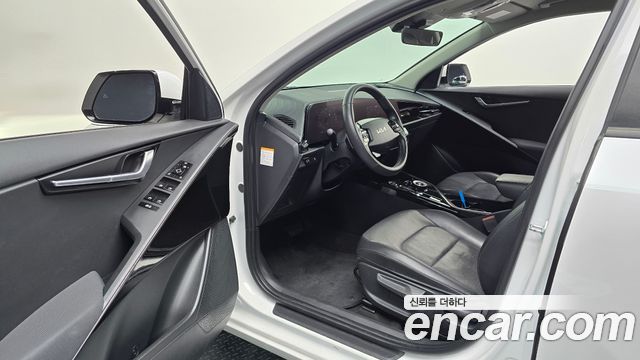 Kia Niro 2023 — photo 13