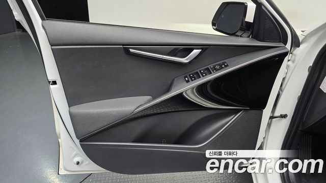 Kia Niro 2023 — photo 14