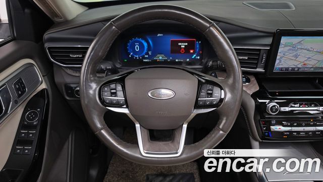 Ford Explorer 2021 — photo 13