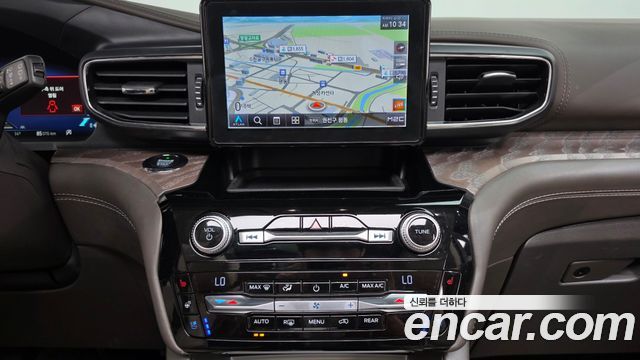 Ford Explorer 2021 — photo 14