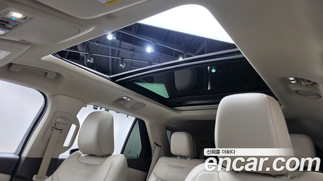 Ford Explorer 2021 — photo 19