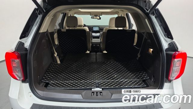Ford Explorer 2021 — photo 20