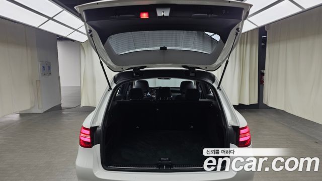 Mercedes-Benz GLC-Class 2018 — photo 20
