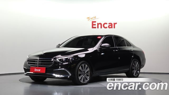 Mercedes-Benz E-Class 2023 — photo 1
