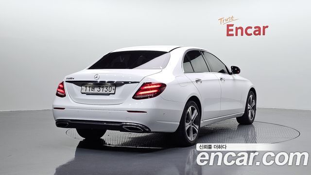 Mercedes-Benz E-Class 2019 — photo 2
