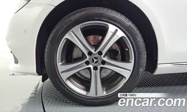 Mercedes-Benz E-Class 2019 — photo 5