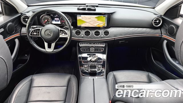 Mercedes-Benz E-Class 2019 — photo 10