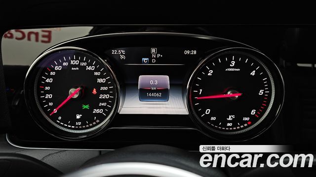 Mercedes-Benz E-Class 2019 — photo 11