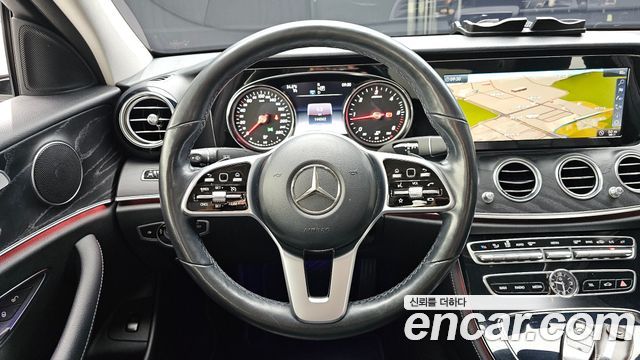 Mercedes-Benz E-Class 2019 — photo 19