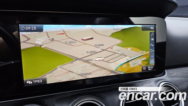 Mercedes-Benz E-Class 2019 — photo 20