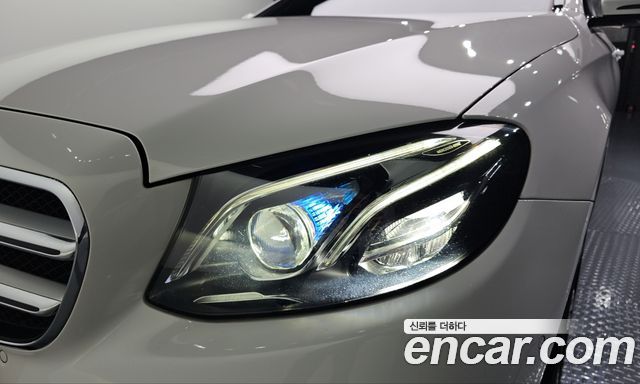 Mercedes-Benz E-Class 2019 — photo 8