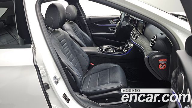 Mercedes-Benz E-Class 2019 — photo 16
