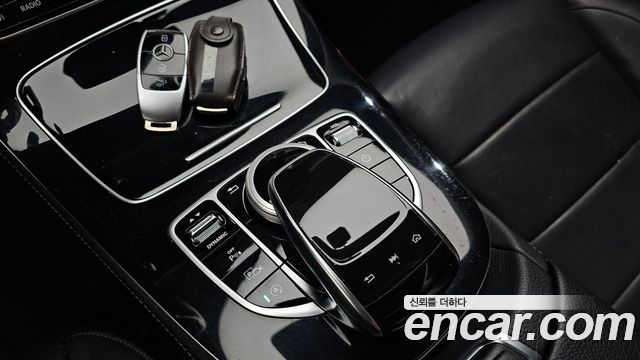 Mercedes-Benz E-Class 2019 — photo 27