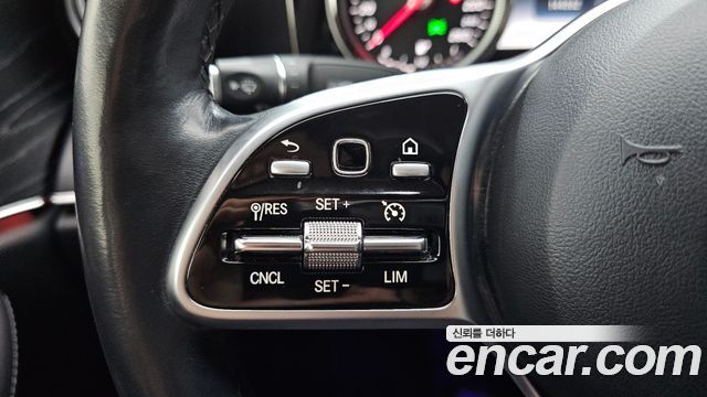 Mercedes-Benz E-Class 2019 — photo 29
