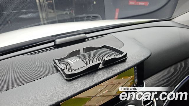 Mercedes-Benz E-Class 2019 — photo 33