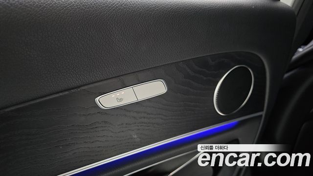 Mercedes-Benz E-Class 2019 — photo 34