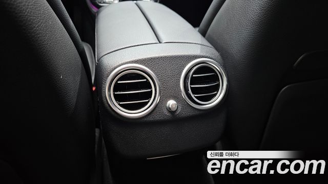 Mercedes-Benz E-Class 2019 — photo 35