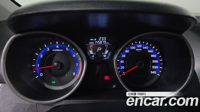Hyundai AVANTE 2012 — photo 11