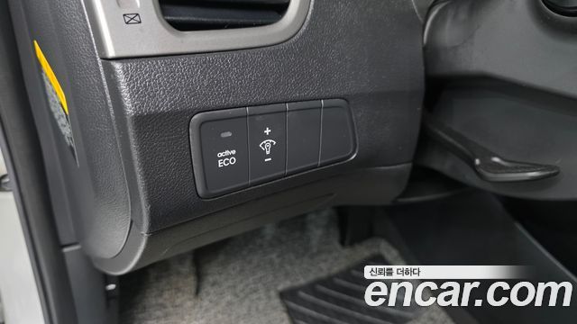 Hyundai AVANTE 2012 — photo 18