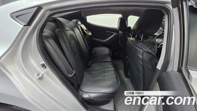 Hyundai AVANTE 2012 — photo 25