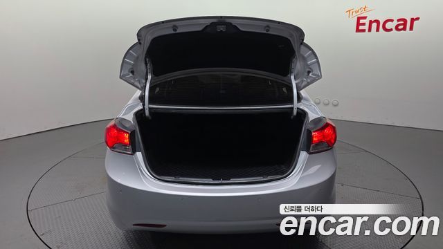 Hyundai AVANTE 2012 — photo 26