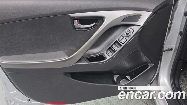 Hyundai AVANTE 2012 — photo 14