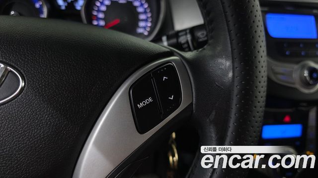 Hyundai AVANTE 2012 — photo 27