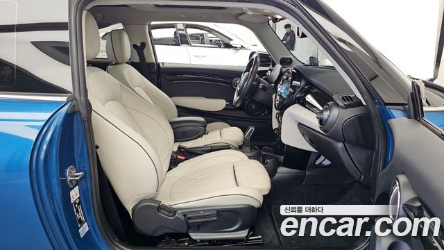 Mini Cooper 2023 — photo 17