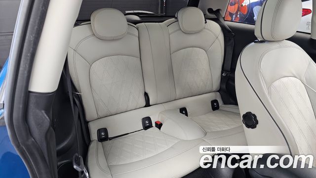 Mini Cooper 2023 — photo 18