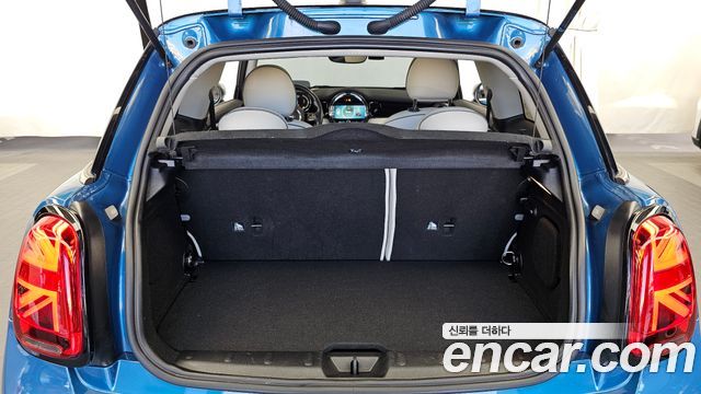 Mini Cooper 2023 — photo 26