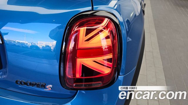 Mini Cooper 2023 — photo 9